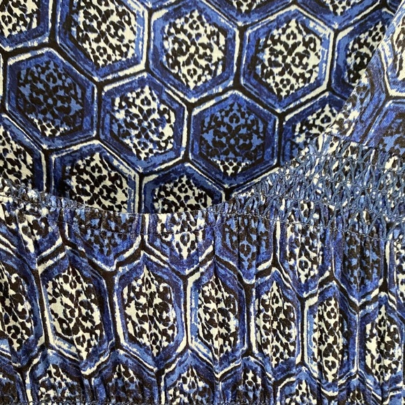 dC Jeans Shirred Long Top Blue Geometric Print Womens Size 2X - Picture 9 of 12